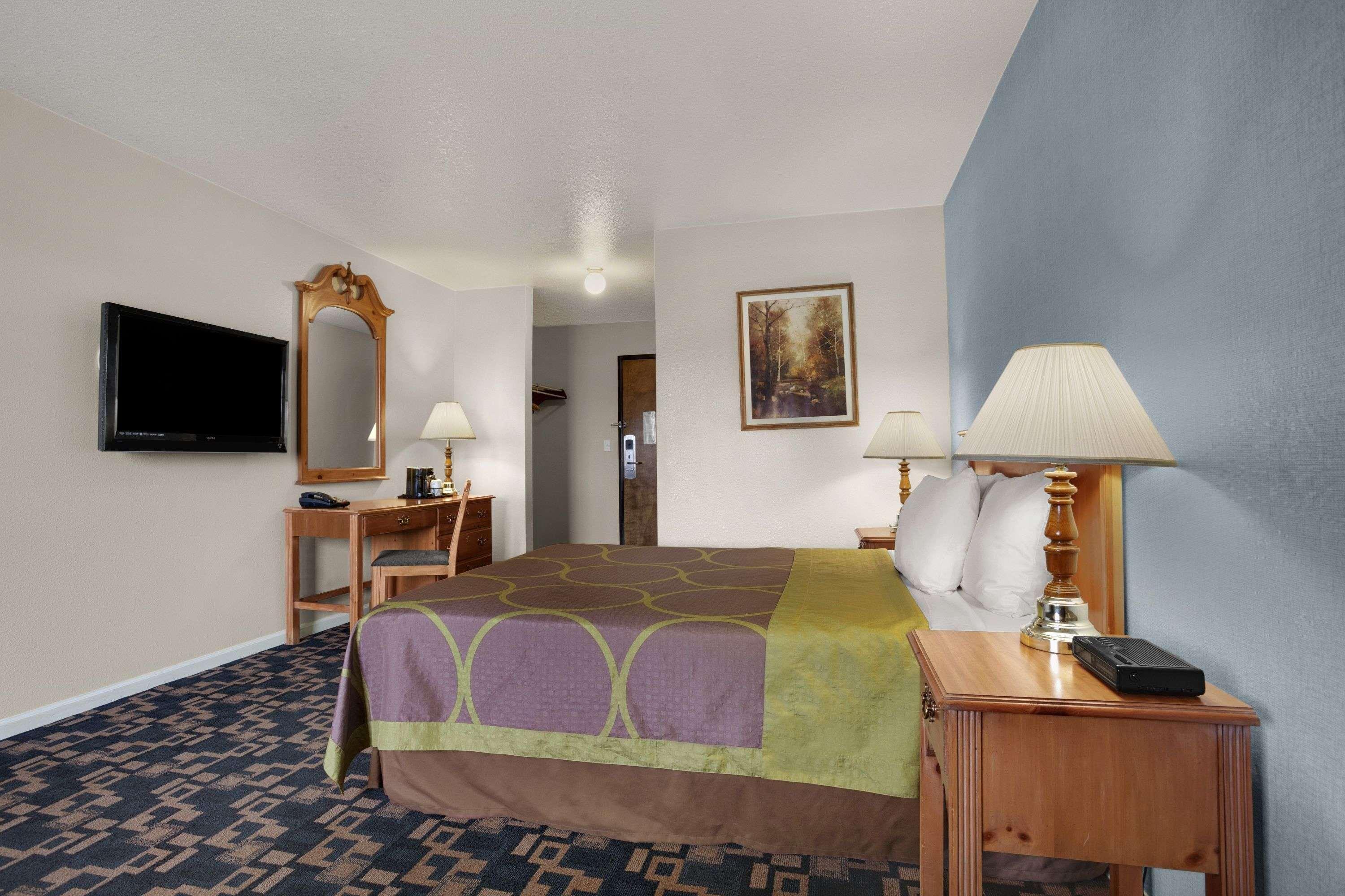Gateway Inn & Suites Eugene-Springfield Exterior photo