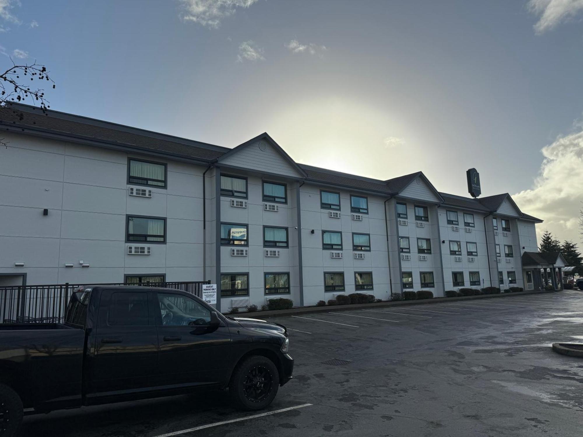 Gateway Inn & Suites Eugene-Springfield Exterior photo